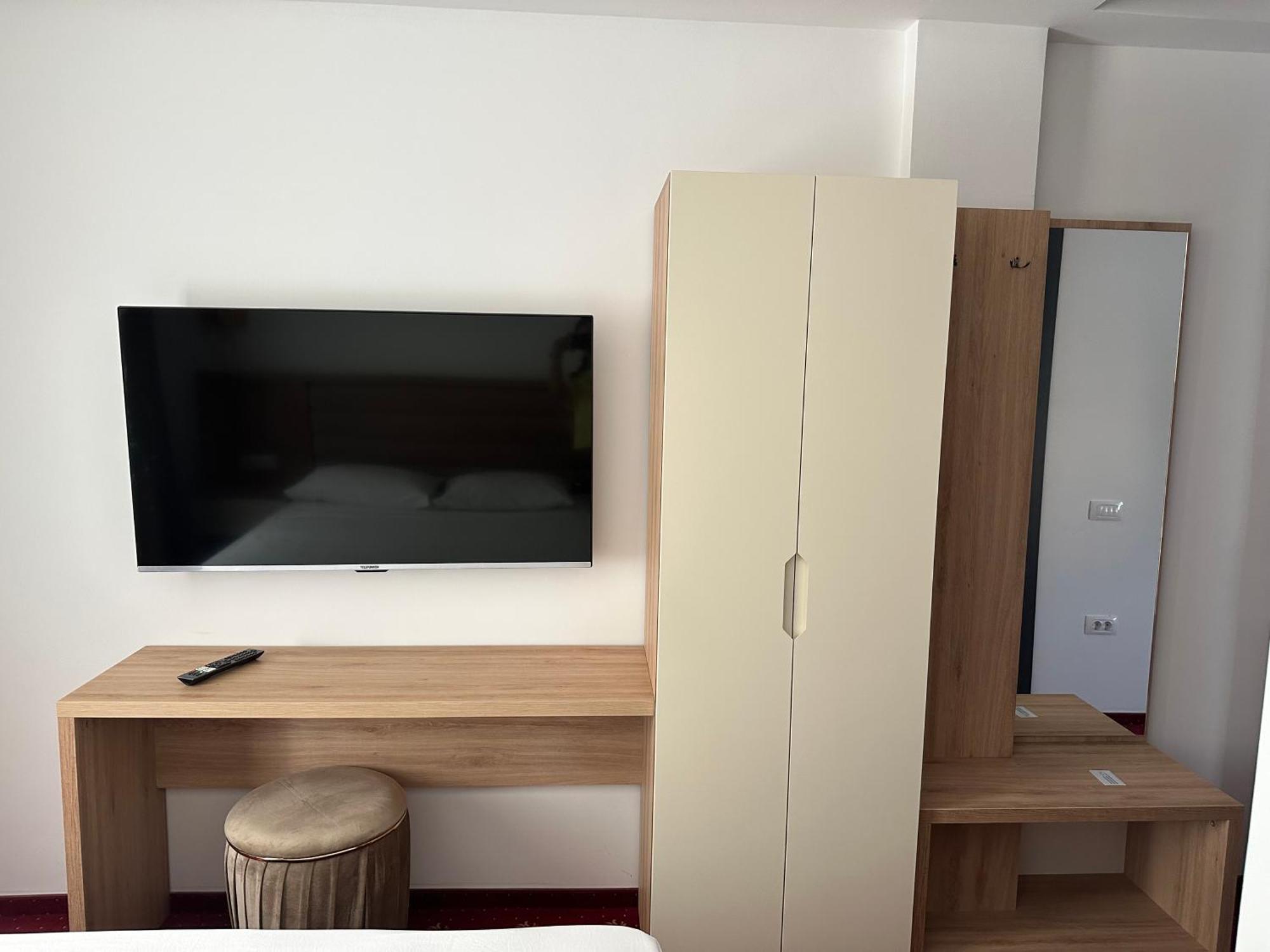 Mimi Hotel Corabia Екстериор снимка