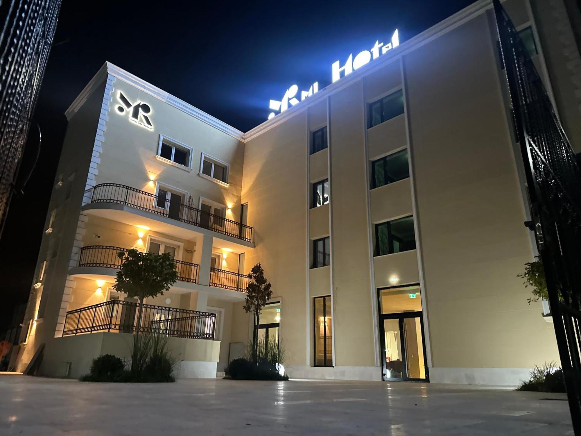 Mimi Hotel Corabia Екстериор снимка
